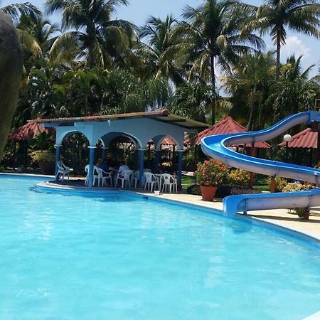 Hotel Santa Cruz Zapaca Ngoại thất bức ảnh